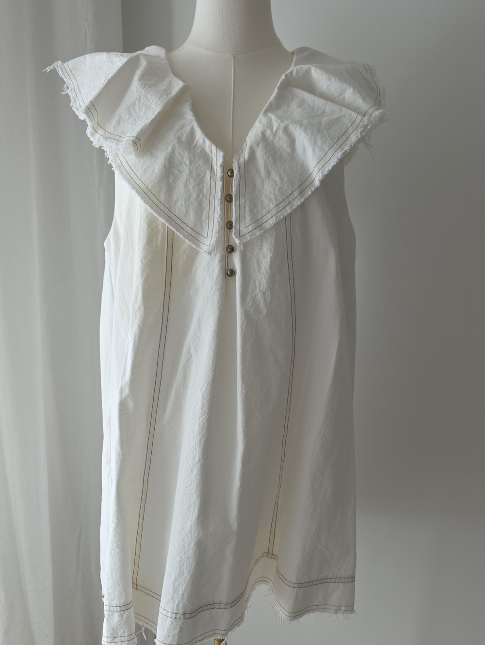 White Ruffle Collar Sleeveless Dress — Classic Feminine Style